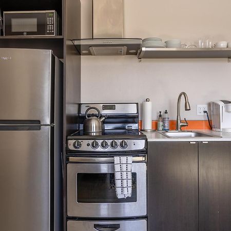 Sunny Studio Apartment - Food Carts, Coffee & Bars Portland Bagian luar foto