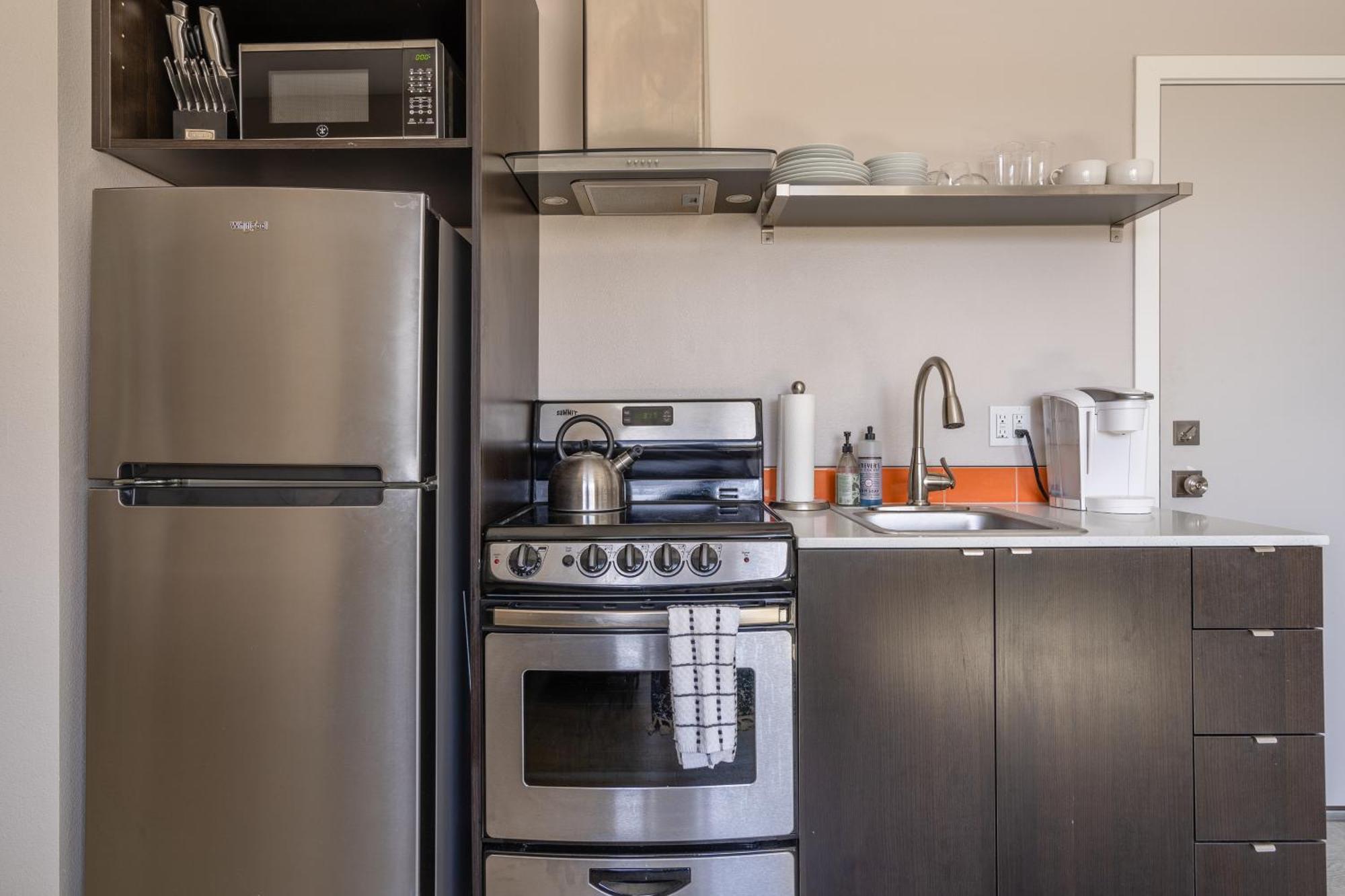 Sunny Studio Apartment - Food Carts, Coffee & Bars Portland Bagian luar foto