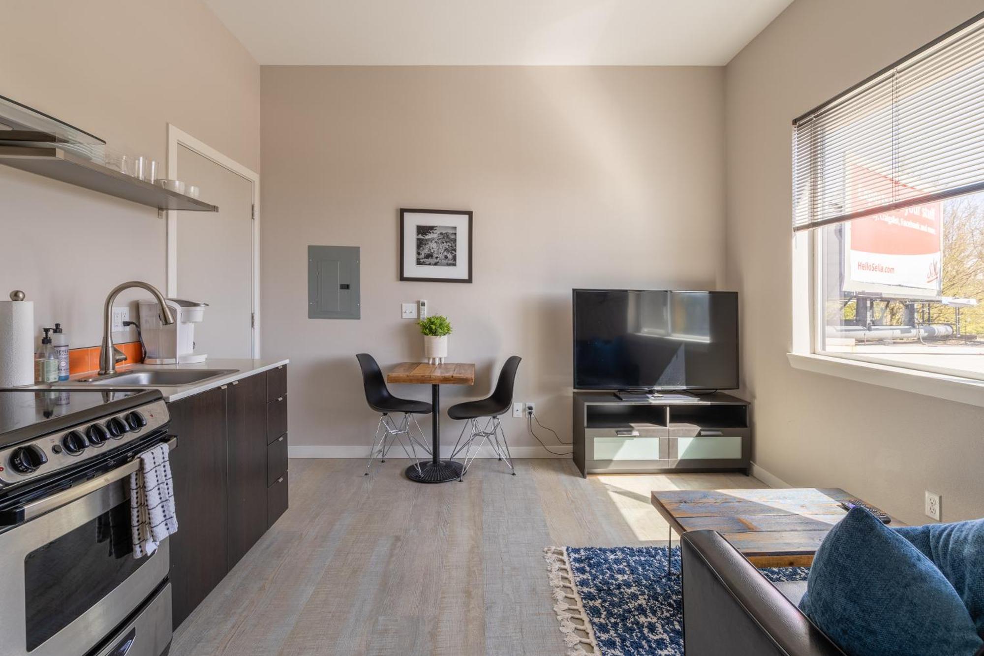 Sunny Studio Apartment - Food Carts, Coffee & Bars Portland Bagian luar foto